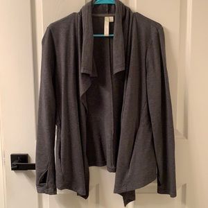 GreenTea Women’s sweater. Size medium.